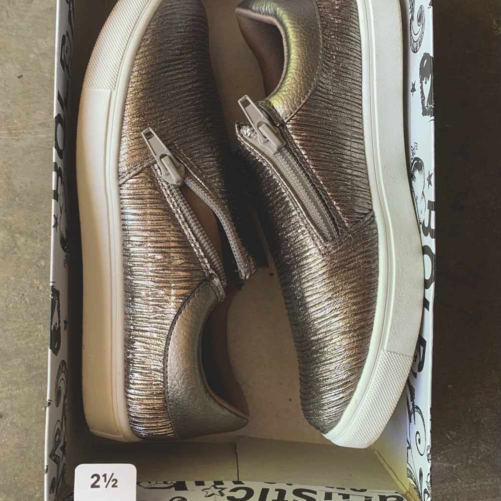 Girls’ Shoes
